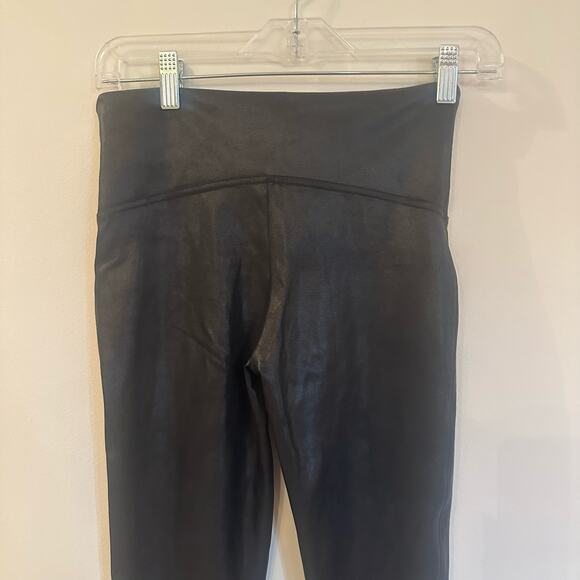 Spanx Women's Faux Leather Leggings sz M Black Spanx Leggings - Picture 6 of 6